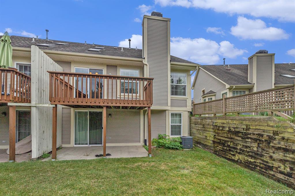 715 WHISPERWOOD Trail, Fenton, MI 48430 — Photo 20