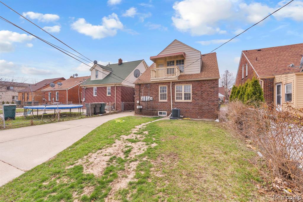 6120 MIDDLESEX Street, Dearborn, MI 48126 — Photo 36
