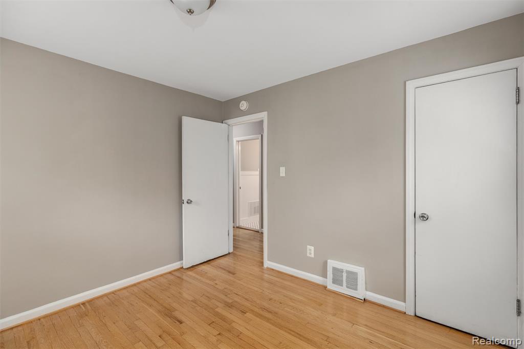 912 N Edison Avenue, Royal Oak, MI 48067 — Photo 16