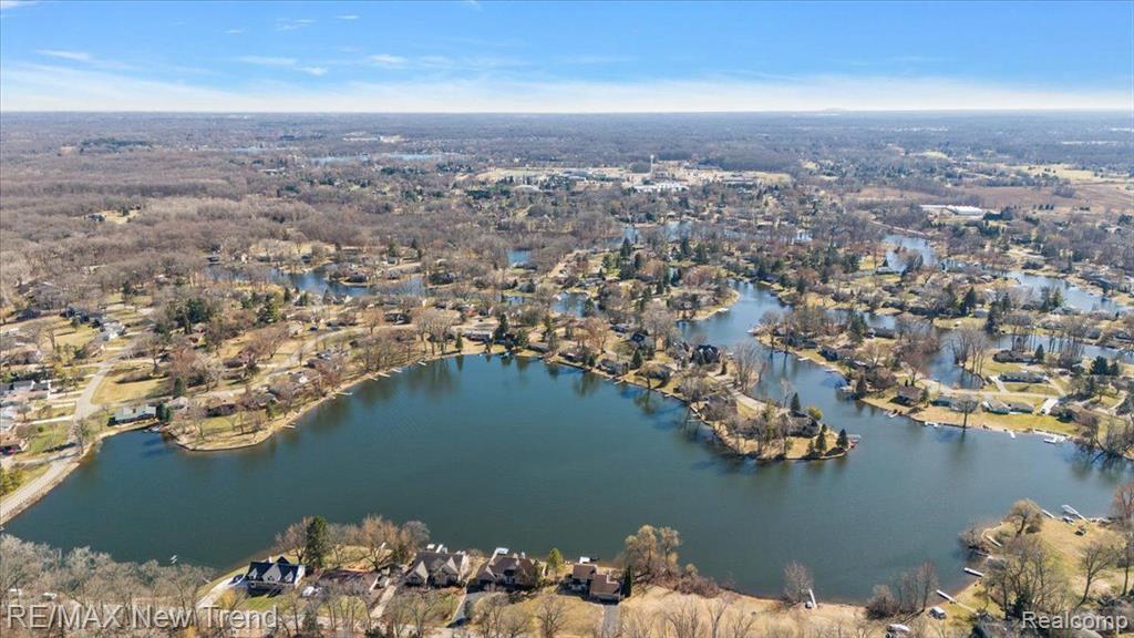 7135 CAPRI Drive, White Lake, MI 48383 — Photo 48