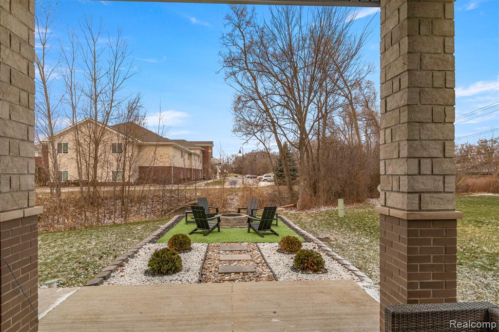 8615 Greendale Drive, Sterling Heights, MI 48312 — Photo 44