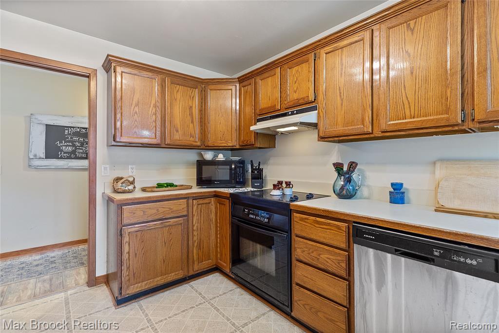 4536 Crandall Road, Howell, MI 48855 — Photo 14