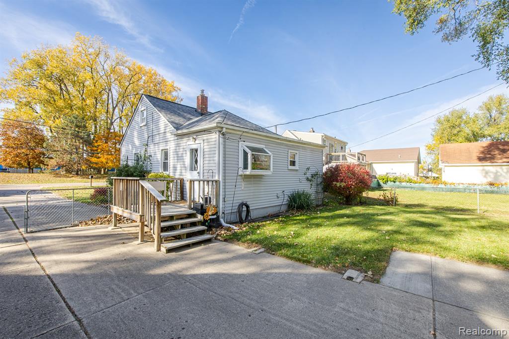 44084 Utica Road, Utica, MI 48317 — Photo 36