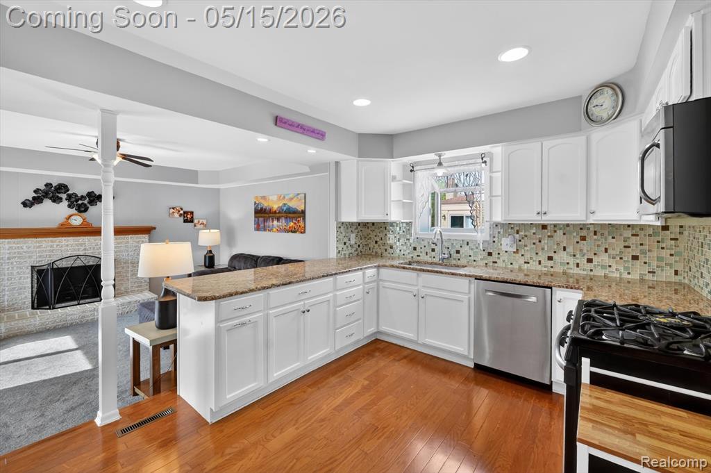 17830 Kuecken Street, Clinton Twp, MI 48038 — Photo 12