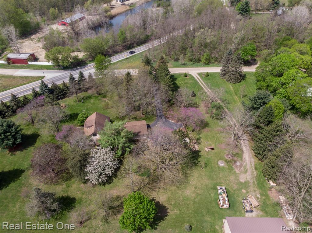 9050 Earhart Road, South Lyon, MI 48178 — Photo 52