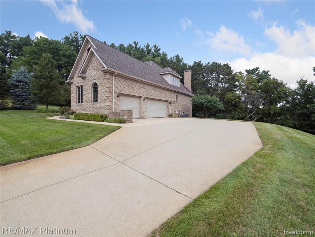 9071 Thornapple Drive, Pinckney, MI 48169 — Photo 66