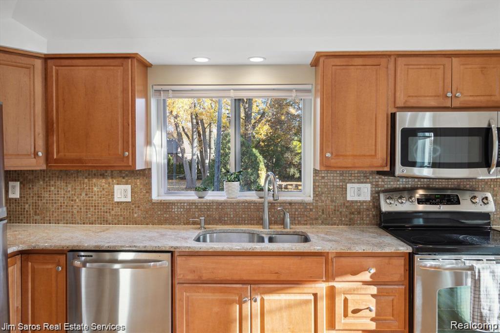 84 Vernier Road, Grosse Pointe Shores, MI 48236 — Photo 5