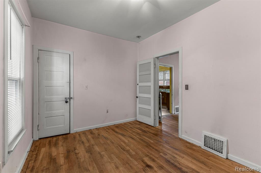 8390 Navy Street, Detroit, MI 48209 — Photo 16