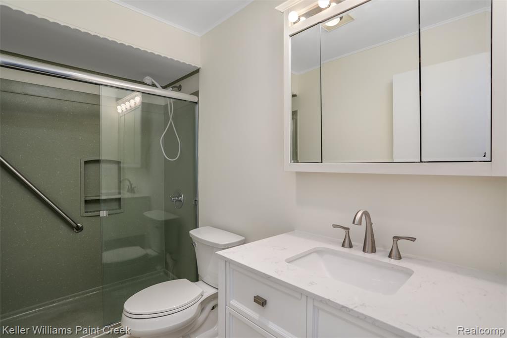 4952 Cara Court, Royal Oak, MI 48073 — Photo 9