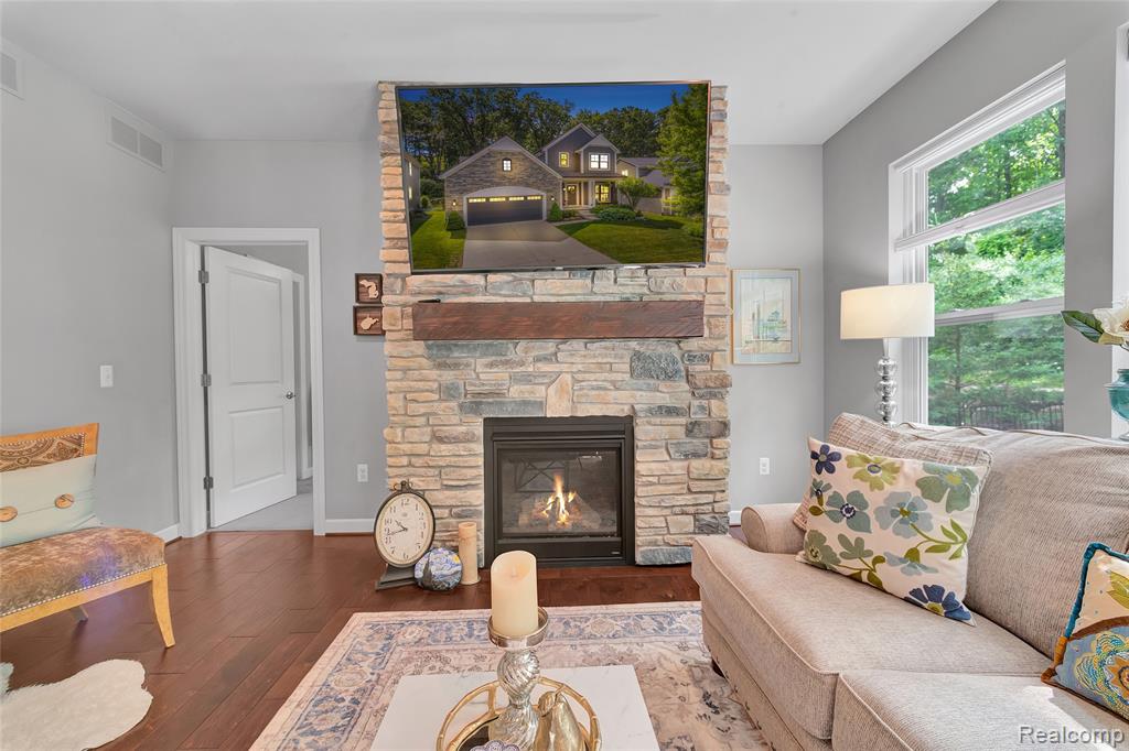 521 Heritage Ridge Drive, Milford, MI 48381 — Photo 17