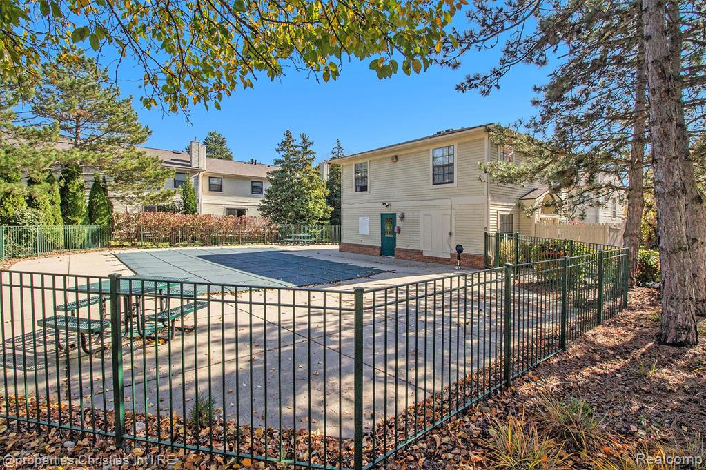 5762 DRAKE HOLLOW Drive W, West Bloomfield, MI — Photo 25