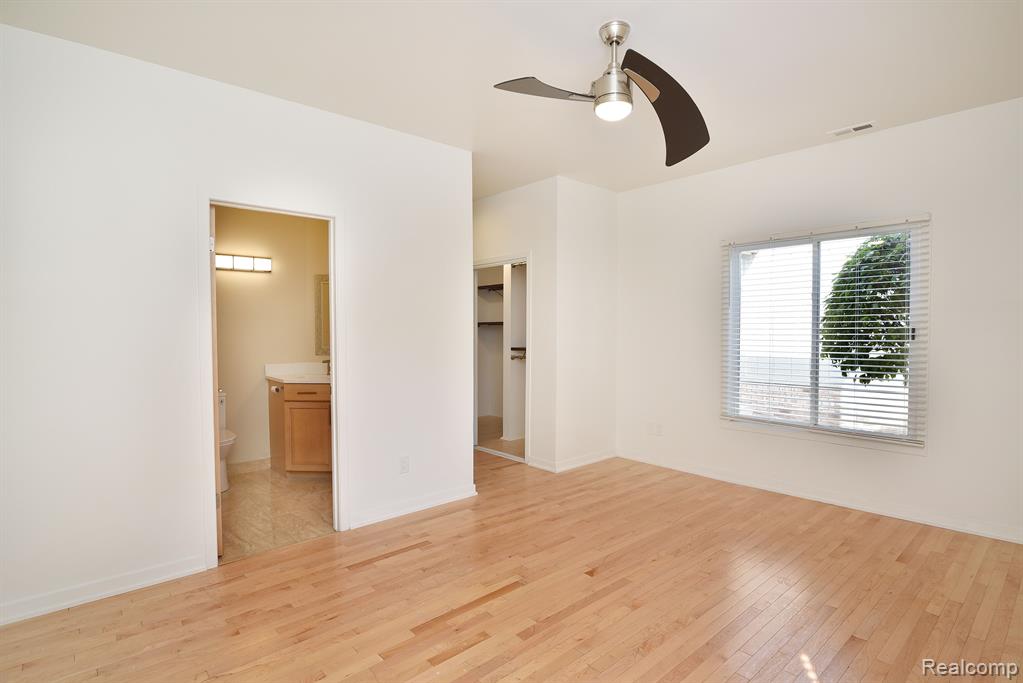 29439 LAUREL Drive, Farmington Hills, MI 48331 — Photo 16