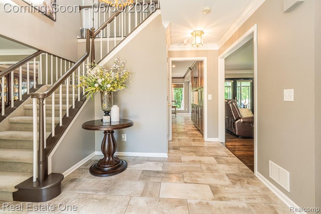 44105 Dunham Court, Clinton Twp, MI 48038 — Photo 2