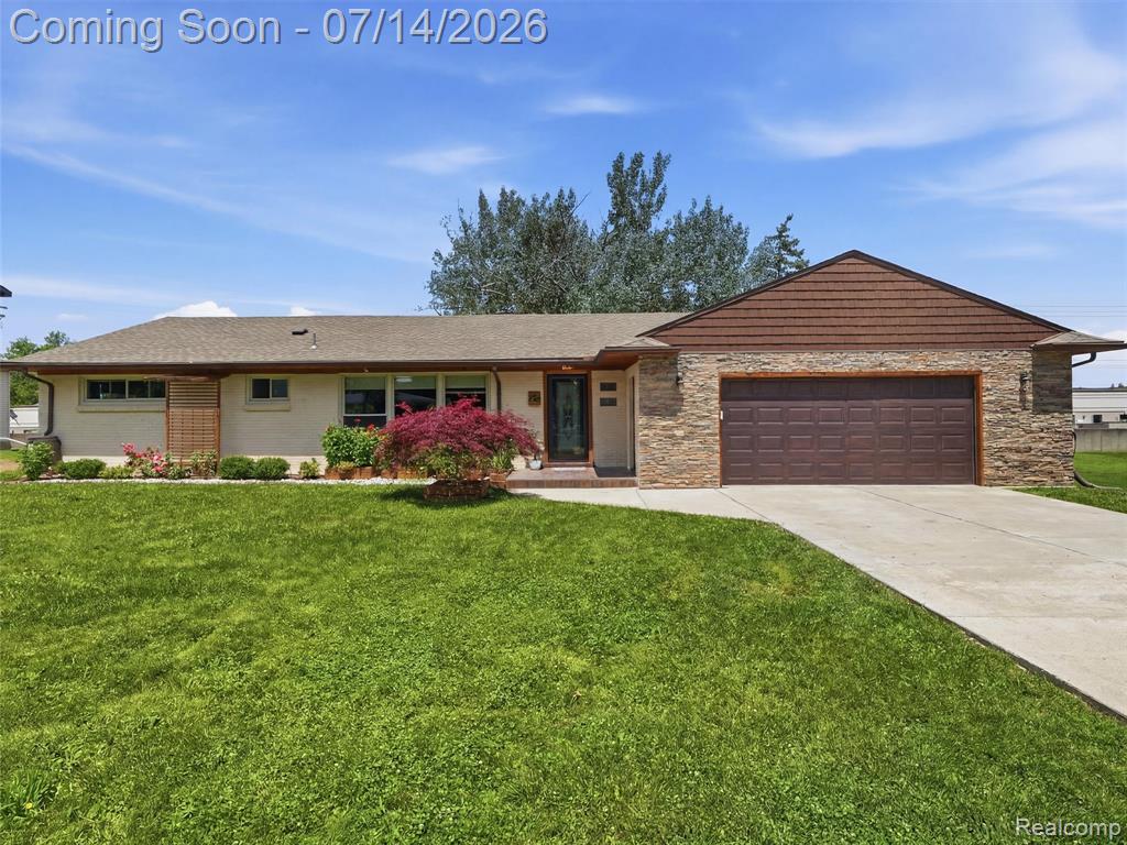 39582 Burton Drive, Novi, MI — Photo 2
