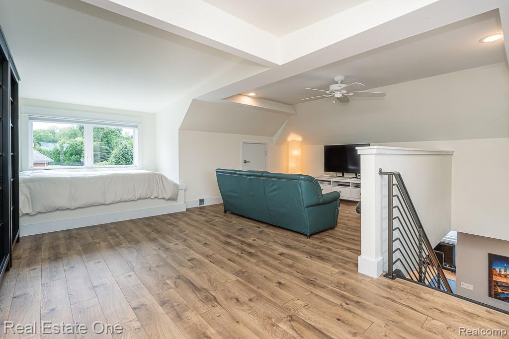 426 W University Drive, Rochester, MI 48307 — Photo 52
