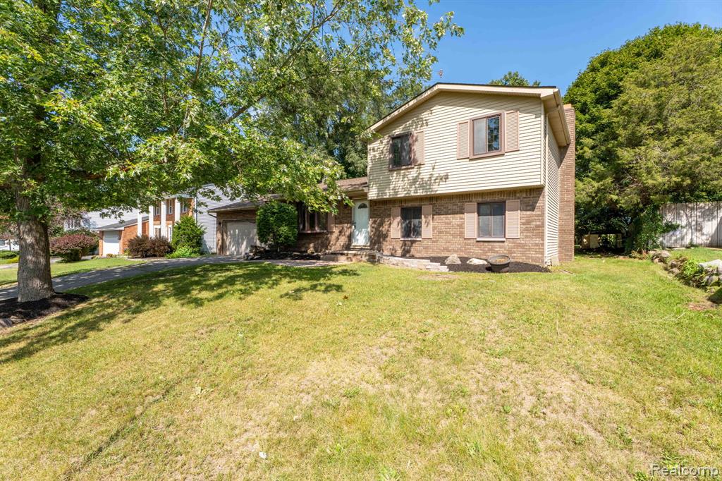 8962 Glasgow Drive, White Lake, MI — Photo 55