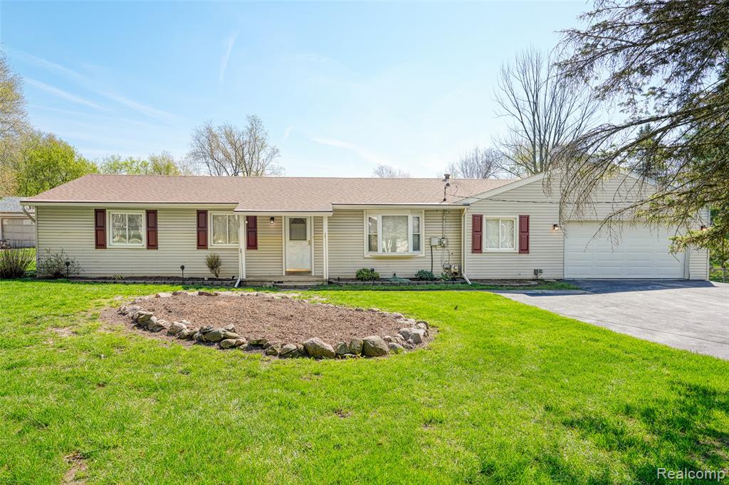 11891 Post Lane, South Lyon, MI 48178 — Photo 3