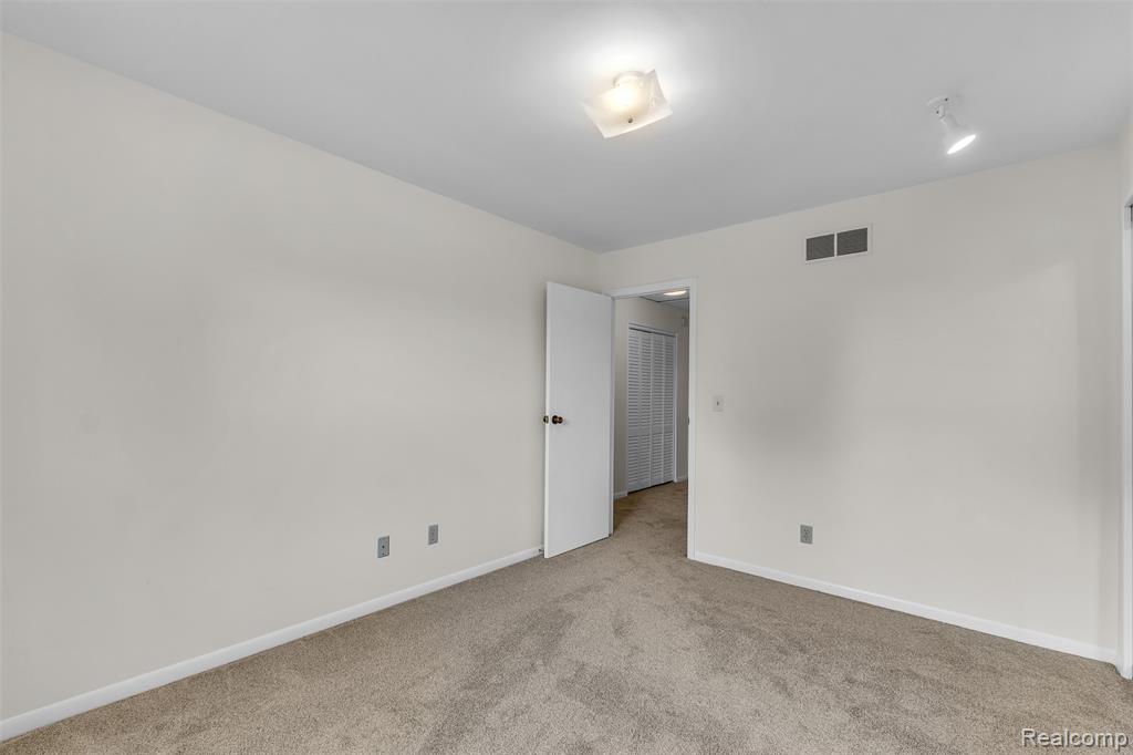 4419 Grace Avenue, Wayne, MI 48184 — Photo 30