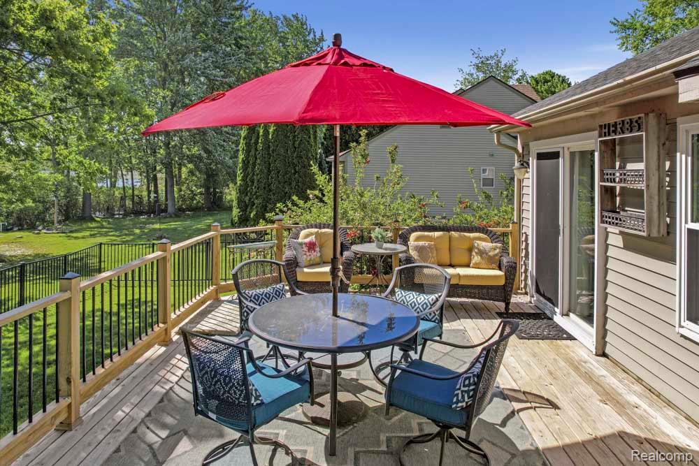 9450 SANDLEWOOD Court, Whitmore Lake, MI 48189 — Photo 8