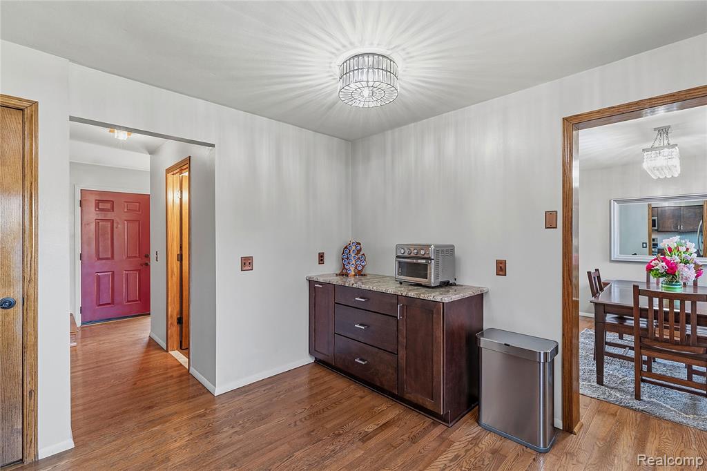 25030 Balsam Drive, Flat Rock, MI 48134 — Photo 11
