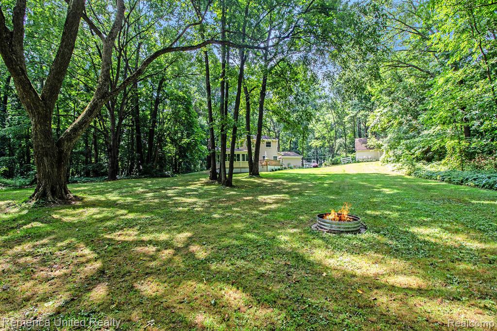 13900 Rocky Ridge, Hartland, MI 48353 — Photo 28