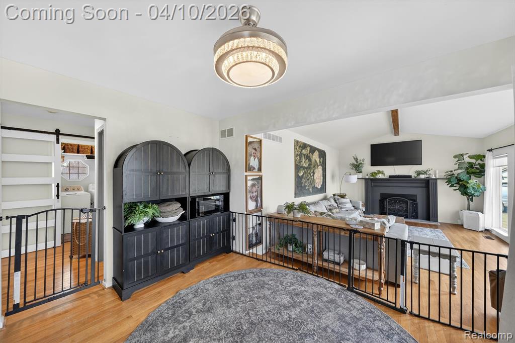 255 Round Tree Drive, Lake Orion, MI — Photo 19