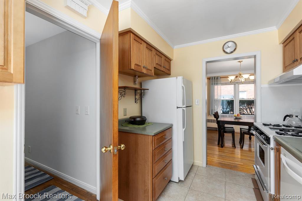 432 W CAMBOURNE Street, Ferndale, MI 48220 — Photo 14