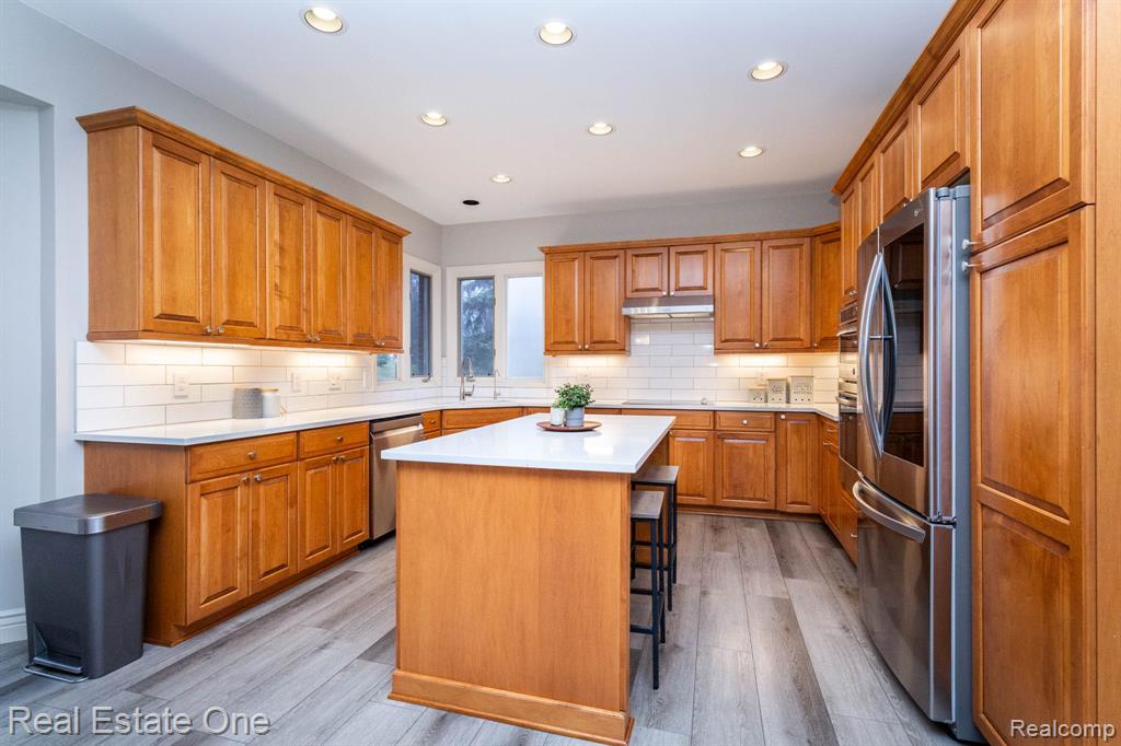 6536 Chatham Circle, Rochester Hills, MI 48306 — Photo 12