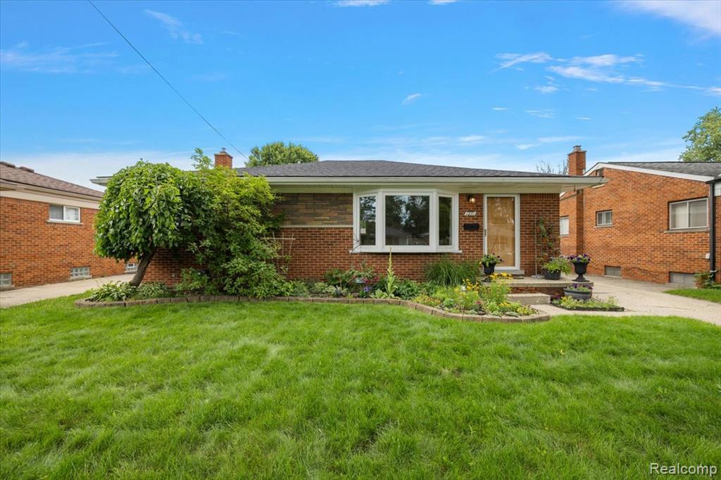 1271 Beaupre Avenue, Madison Heights, MI 48071 — Photo 2