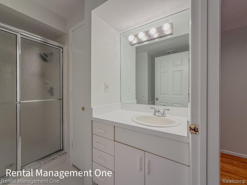 5604 HAYMEADOW Drive, West Bloomfield, MI — Photo 15