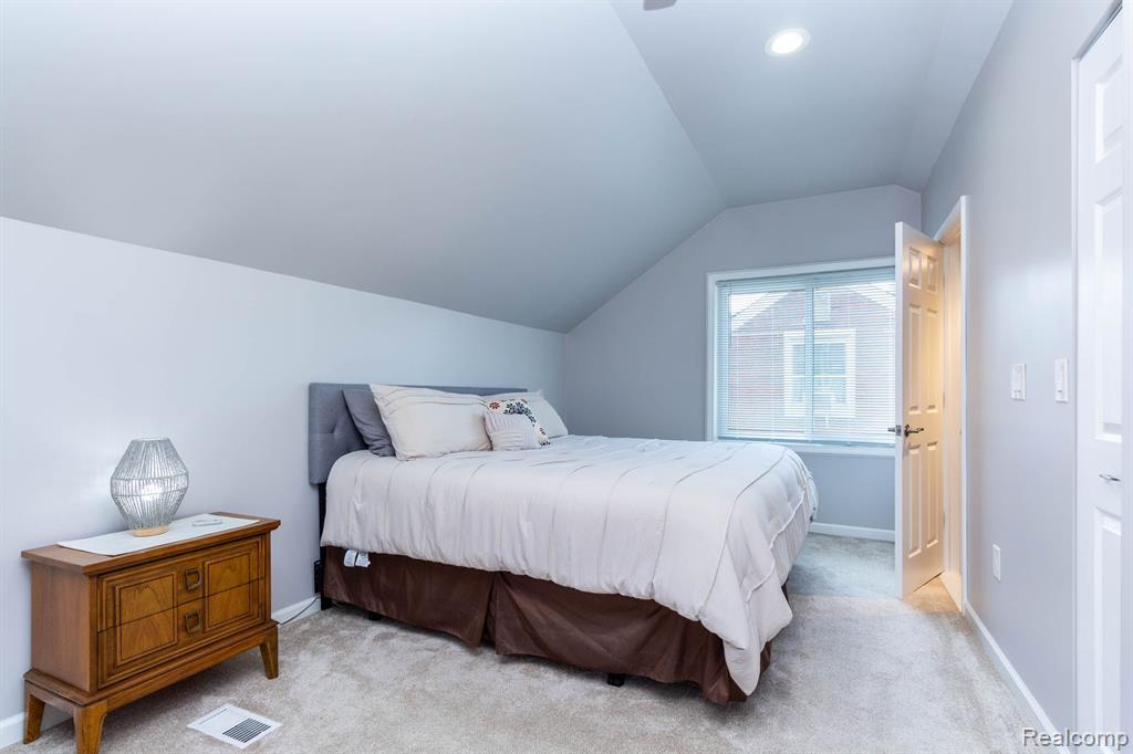 9648 STERLING Avenue, Allen Park, MI 48101 — Photo 17