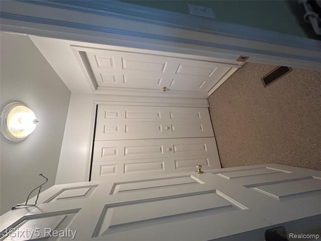 243 Emmons Boulevard, Wyandotte, MI 48192 — Photo 17