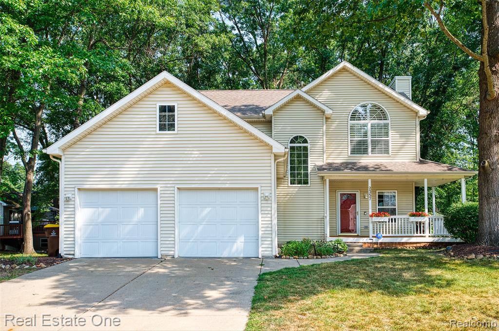 2357 Laurel Oak Drive, Howell, MI 48855