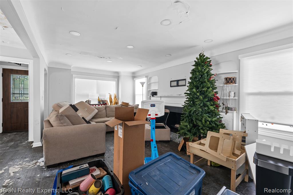 10810 Hart Avenue, Huntington Woods, MI — Photo 12