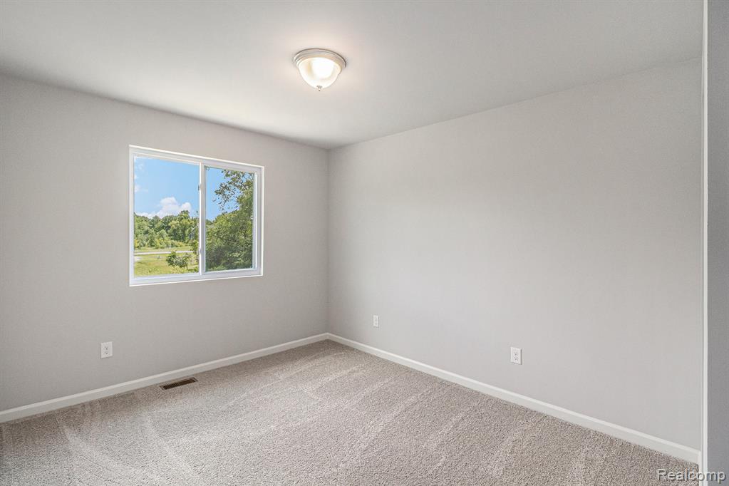 112 FOREST Way, Davisburg, MI 48350 — Photo 11