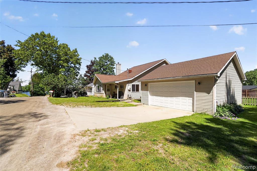 7166 Alpine Drive, Linden, MI 48451 — Photo 4