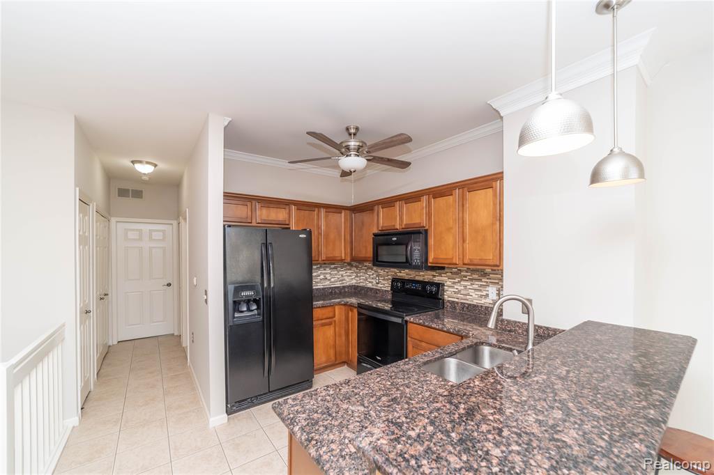5143 Parsley Drive, Utica, MI 48316 — Photo 9