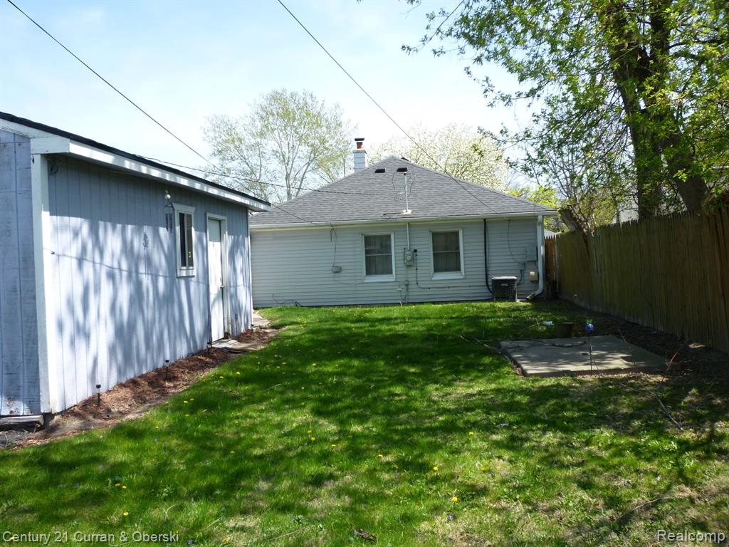 3986 WESTPOINT Street, Dearborn Heights, MI 48125 — Photo 8