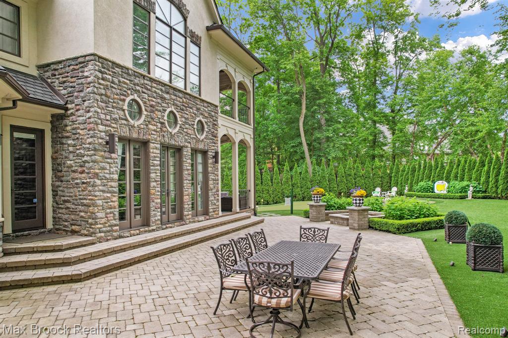 3185 Saint James Court, Oakland, MI 48306 — Photo 6