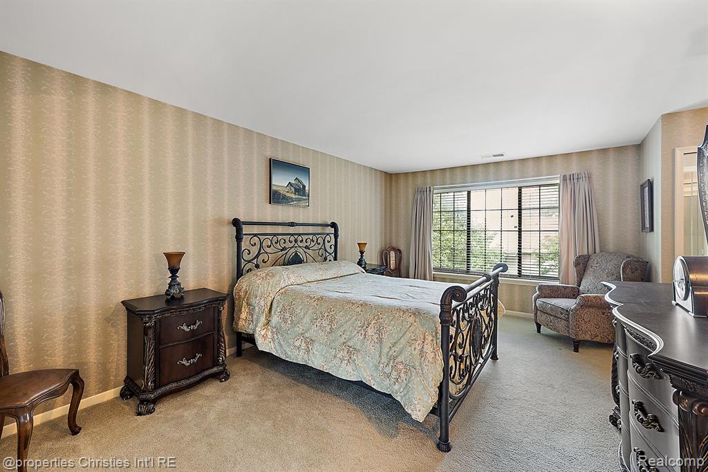 7460 PEBBLE Lane, West Bloomfield, MI — Photo 19