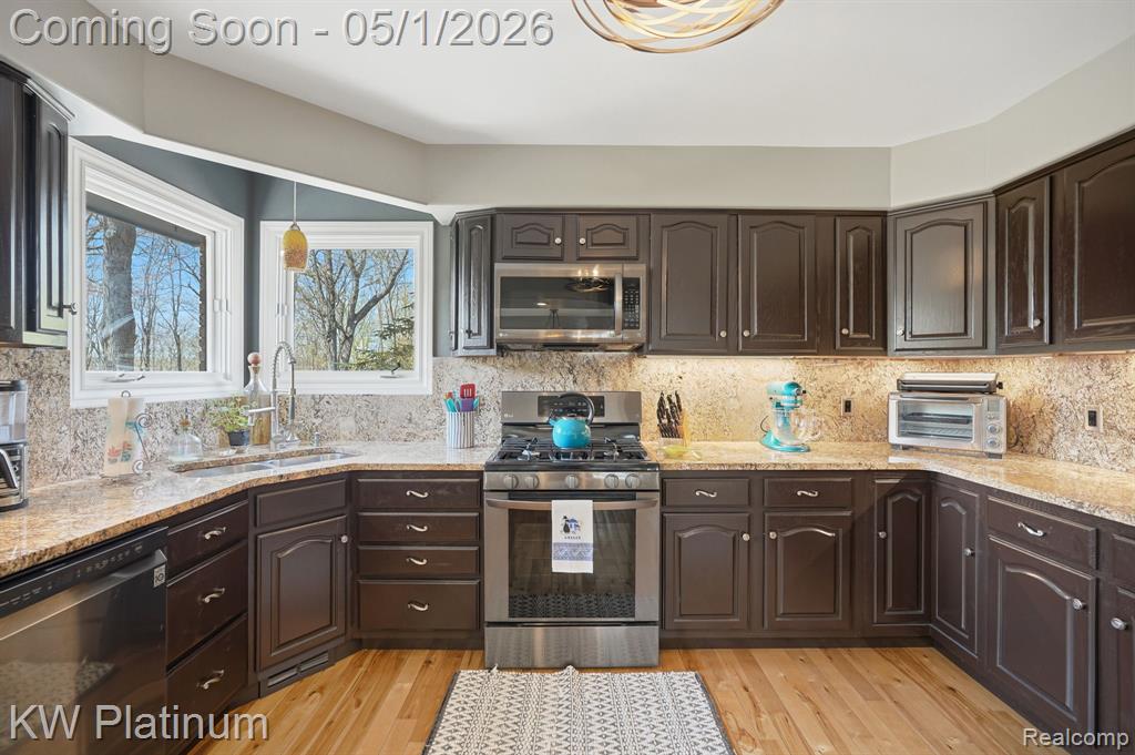 2739 Riverside Drive, Port Huron, MI 48060 — Photo 8