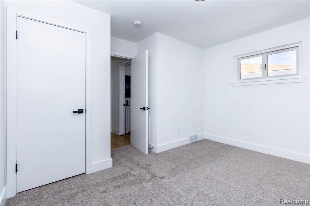 24865 Ridgecroft Avenue, Eastpointe, MI 48021 — Photo 17