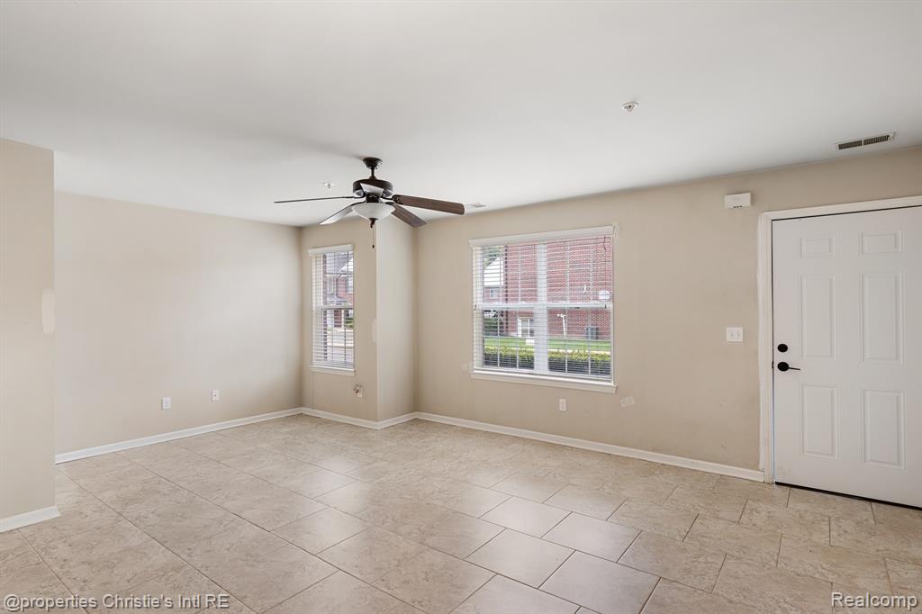 8437 Williamstown Drive, Shelby Twp, MI 48316 — Photo 6