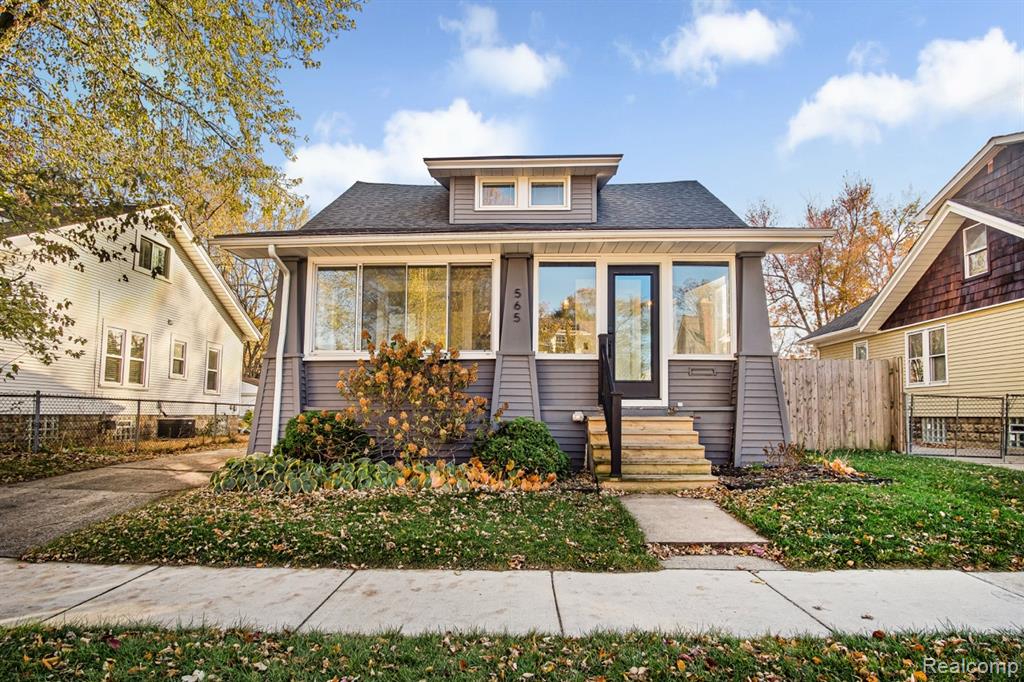 565 W Saratoga Street, Fenton, MI 48220 — Photo 17