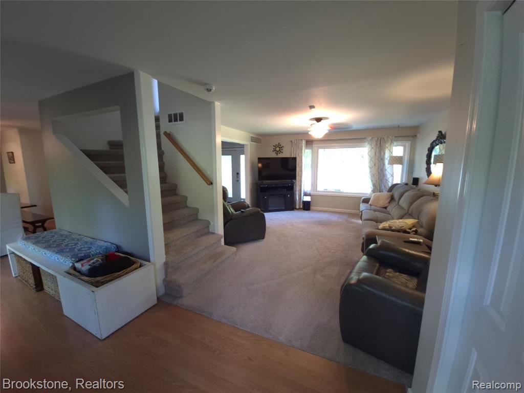 4890 Whipple Lake Road, Clarkston, MI 48348 — Photo 18