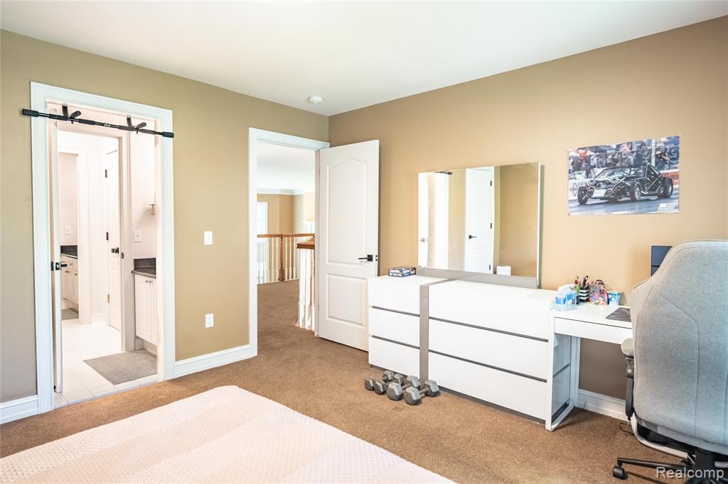 4575 Forest Edge Lane N, West Bloomfield, MI 48323 — Photo 35