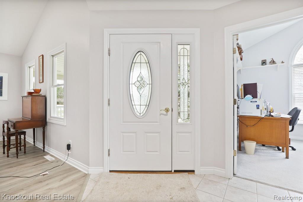 7578 Waters Edge Drive, Vassar, MI 48768 — Photo 10