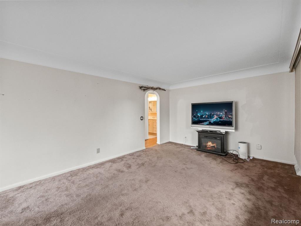 7324 POWERS Court, Shelby Twp, MI 48317 — Photo 5