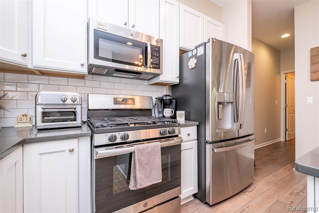 4580 Bradley Circle, 24, Troy, MI 48085 — Photo 10
