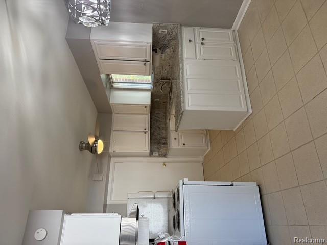 836 Harcourt Road E, Grosse Pointe Park, MI 48230 — Photo 11
